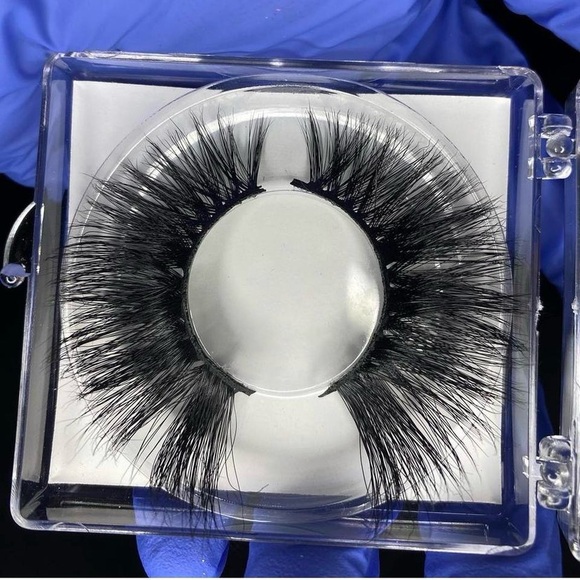 DIOR ME for a cute but expensive look 🧚🏽‍♀️ - Picture 2 of 2